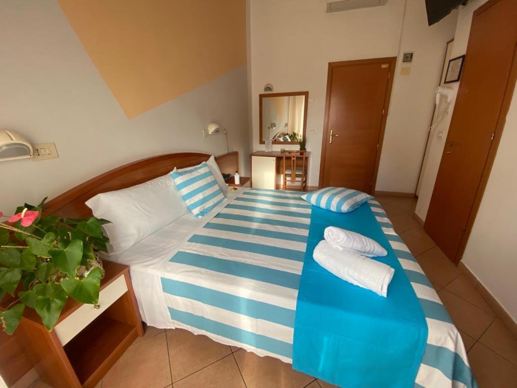 Hotel Villa Caterina Rimini Eksteriør bilde