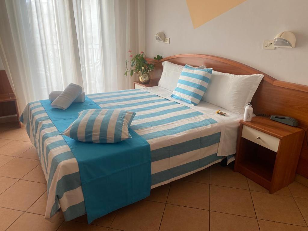 Hotel Villa Caterina Rimini Eksteriør bilde