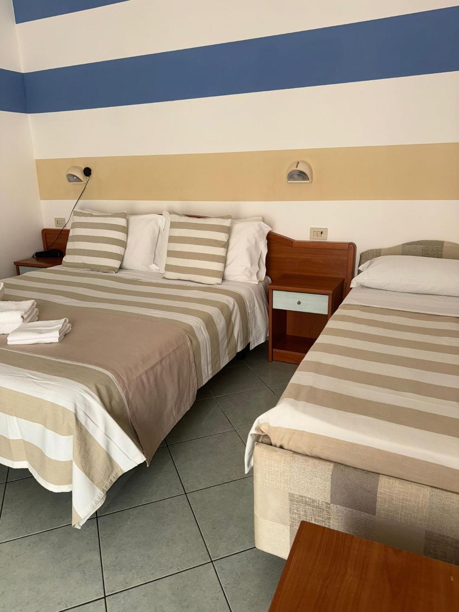 Hotel Villa Caterina Rimini Eksteriør bilde