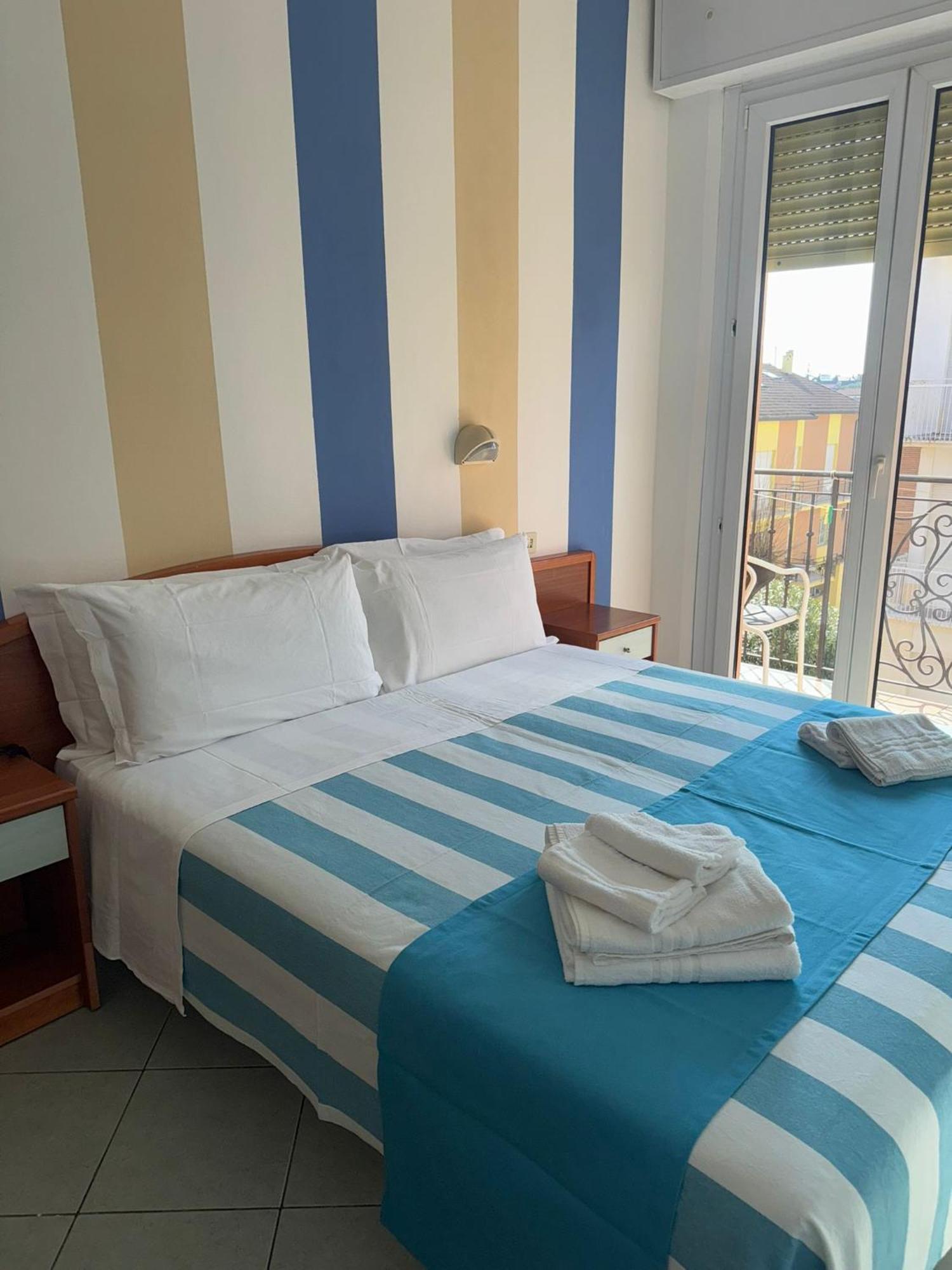 Hotel Villa Caterina Rimini Eksteriør bilde
