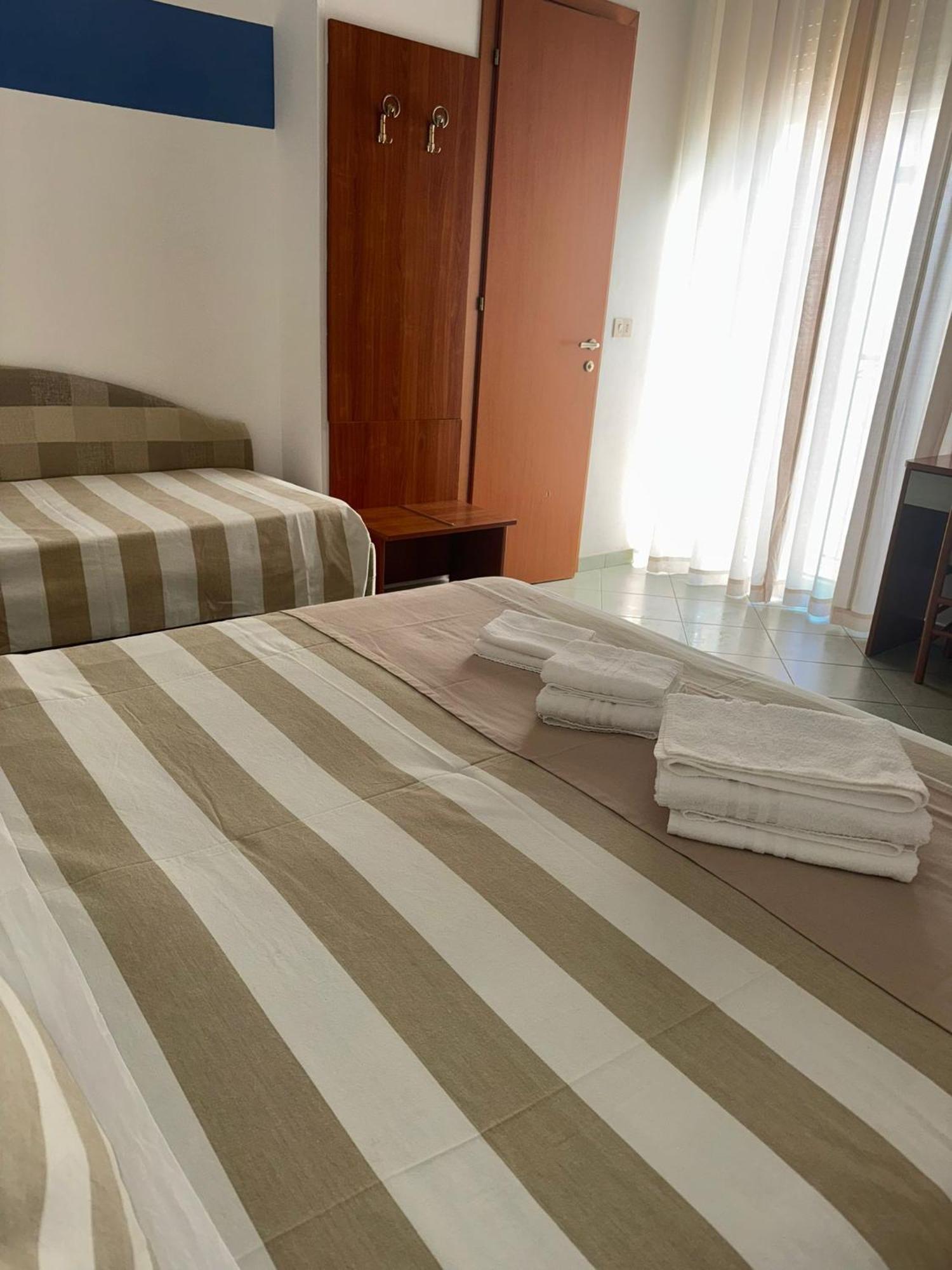 Hotel Villa Caterina Rimini Eksteriør bilde